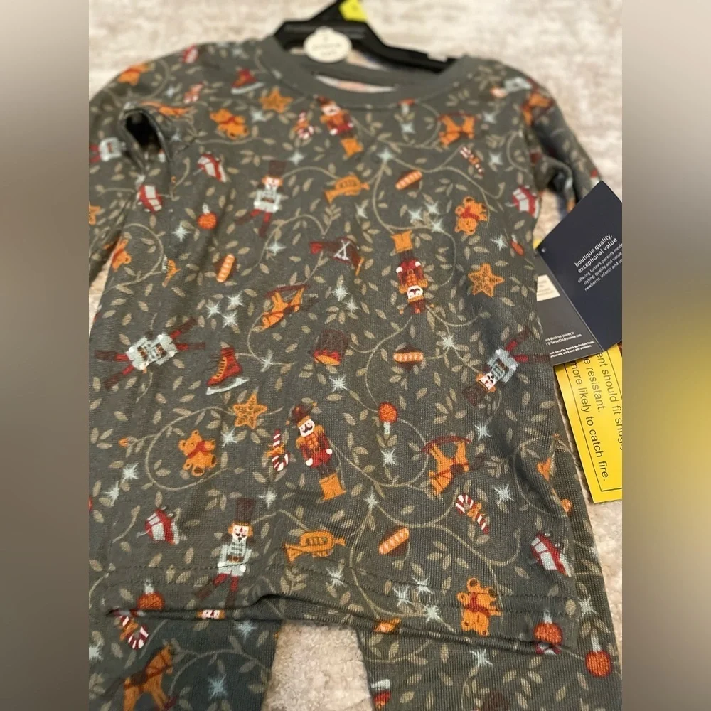 Modern Moments Cozy Kids' Pajama Set with Fun Pattern size 3T-NWT